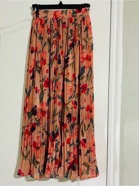Pleated Floral Maxi Skirt - Peach Floral(no tag) Size S